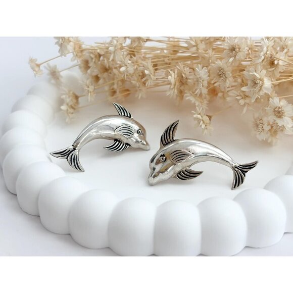 Dolphin Figural Silver Toned Vintage 3 Dimensional XL Nautical Stud Earrings - Picture 5 of 8